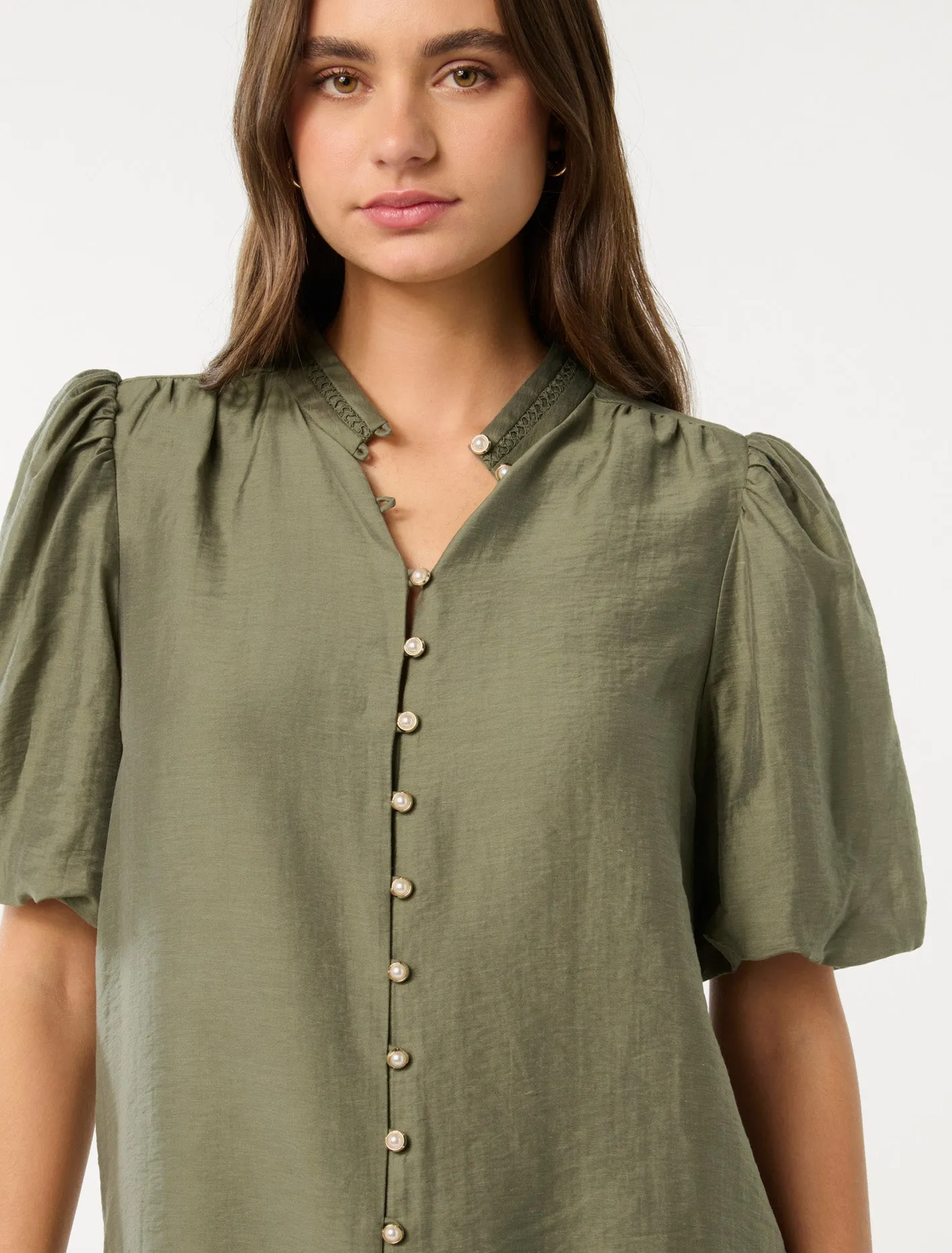 Sure! Here’s an optimized title for the product Agnes Trim Top with additional modifiers:

Chic Agnes Trim Top - Stylish Womens Casual Blouse for Everyday Wear

Feel free to let me know if youd like any changes or variations!