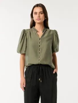 Sure! Here’s an optimized title for the product Agnes Trim Top with additional modifiers:

Chic Agnes Trim Top - Stylish Womens Casual Blouse for Everyday Wear

Feel free to let me know if youd like any changes or variations!