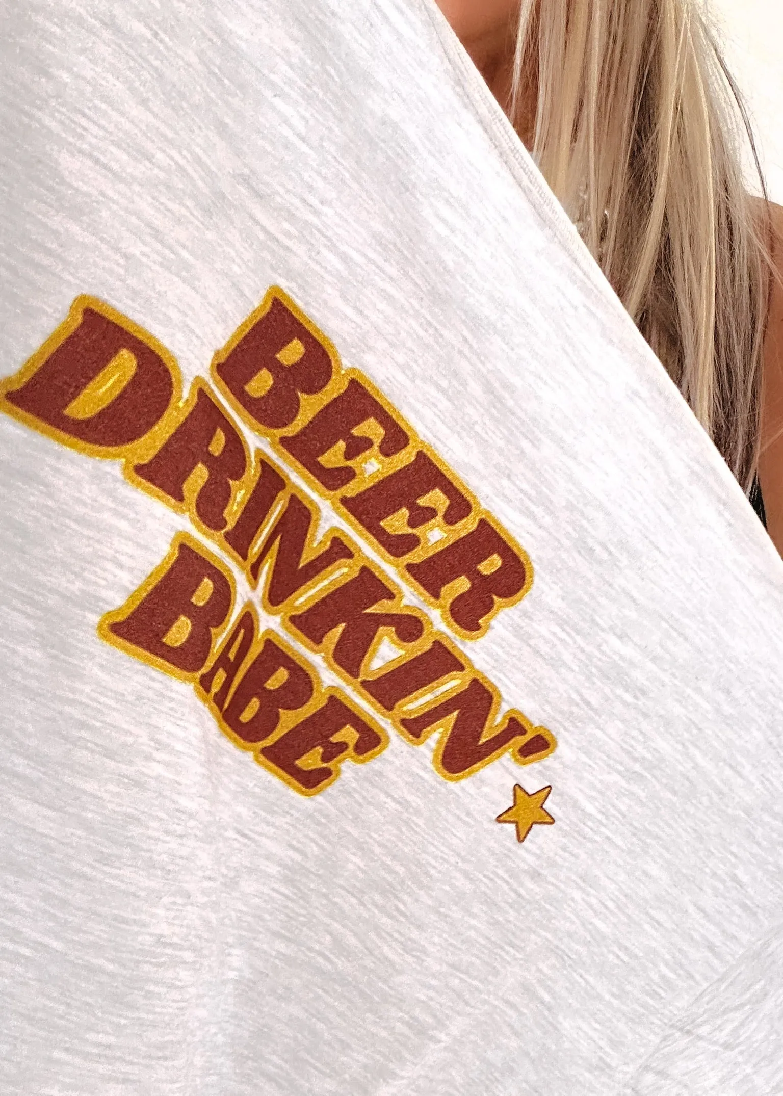 BEER DRINKIN' BABE SIDE SLIT TEE