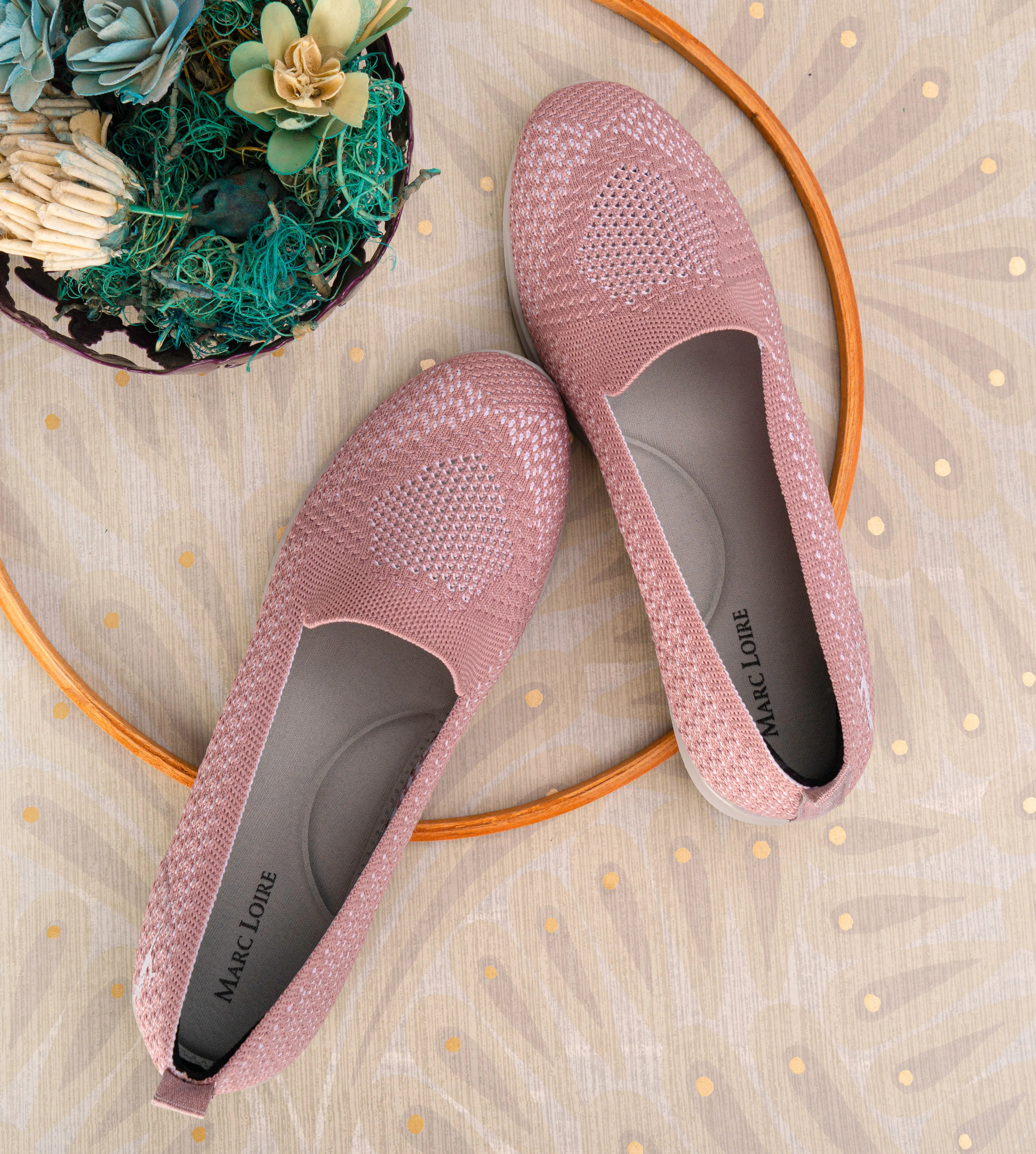 Flat Ballerinas in Woven Design