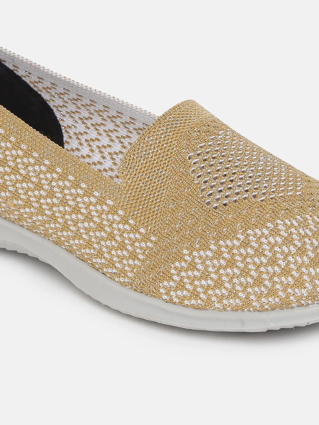 Flat Ballerinas in Woven Design