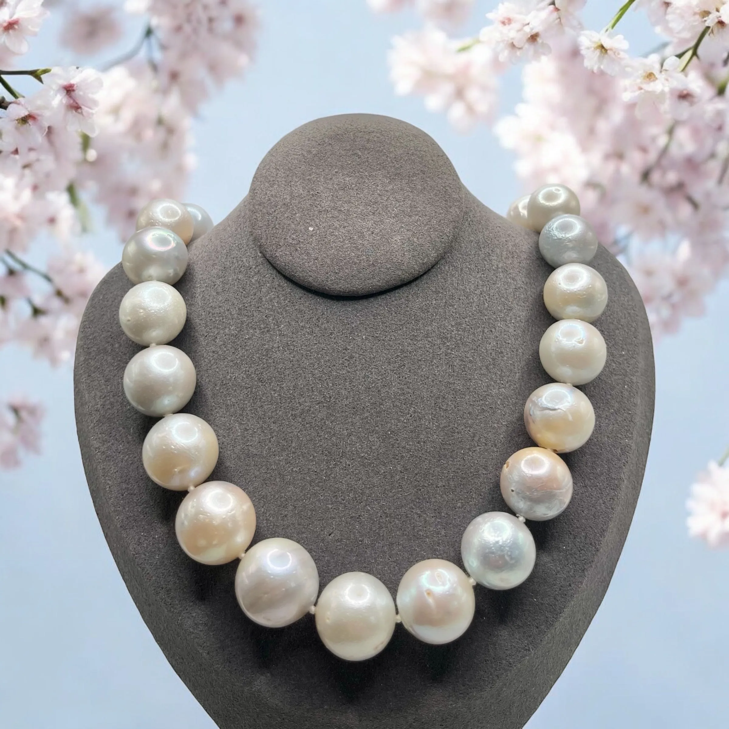 WHITE SOUTH SEA PEARL